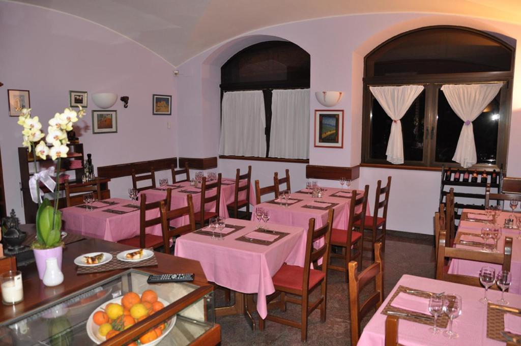 Albergo Ponte Vecchio チェルノッビオ エクステリア 写真