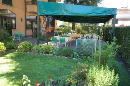 Albergo Ponte Vecchio チェルノッビオ エクステリア 写真